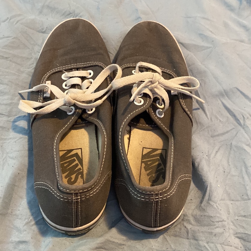 Vans - Picture 2 of 4
